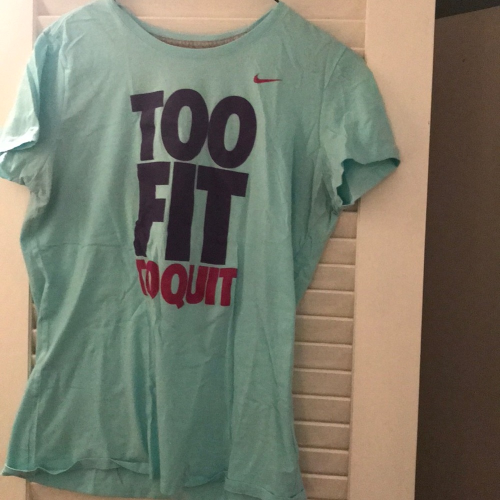 Tee shirt